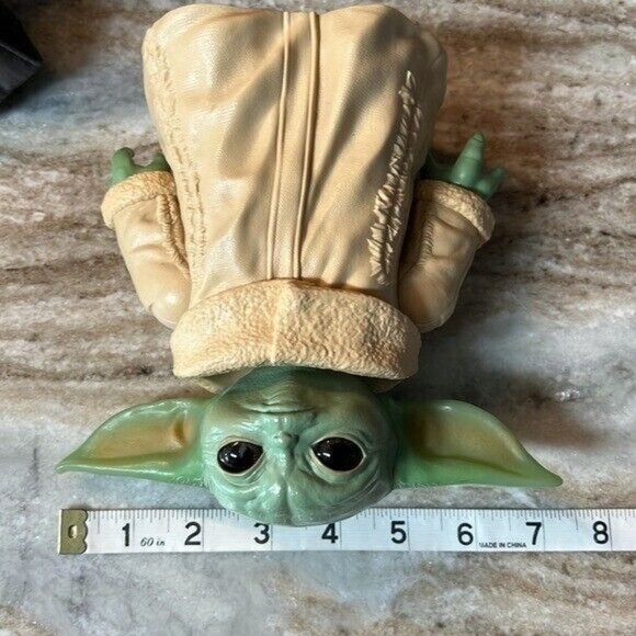 Star Wars The Child Toy The Mandalorian 6.5-Inch Posable Action Figure Toy - Picture 6 of 7